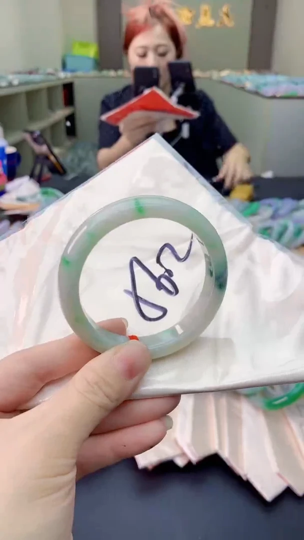 翡翠手镯未镶嵌0935386686