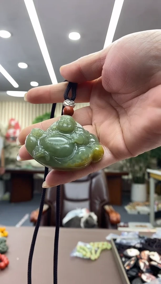 颈饰未镶嵌透闪石质玉吊坠