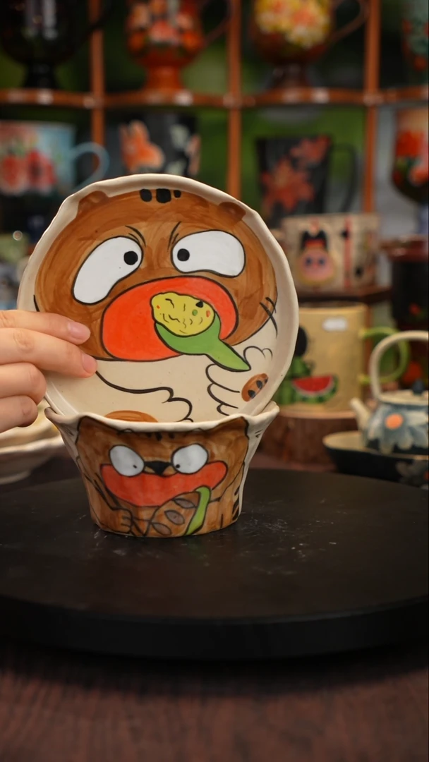 釉下手绘陶瓷一碗一碟