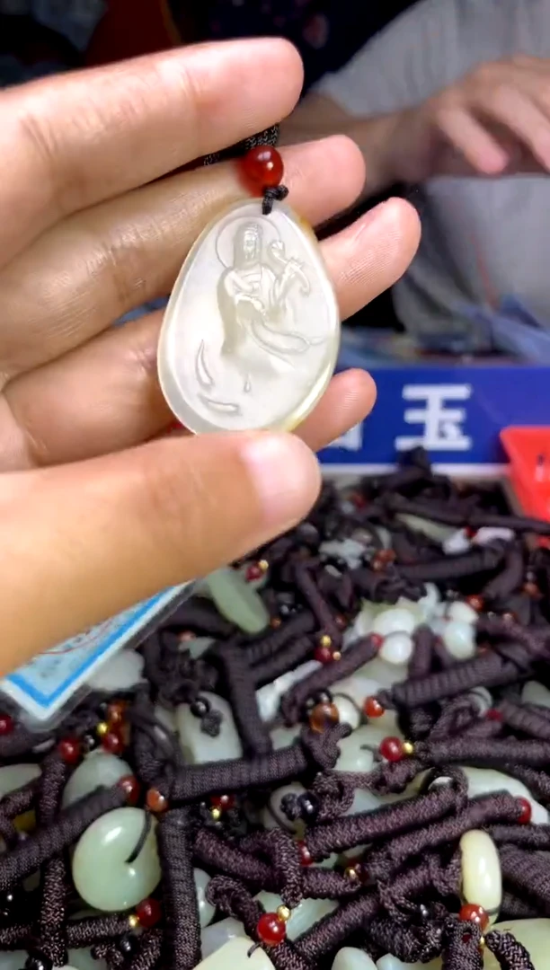 未镶嵌和田玉挂件1