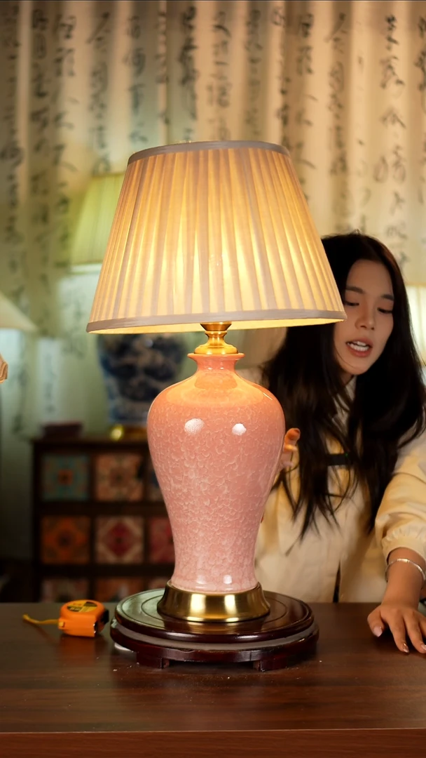 圆形款草莓粉冰裂纹台灯