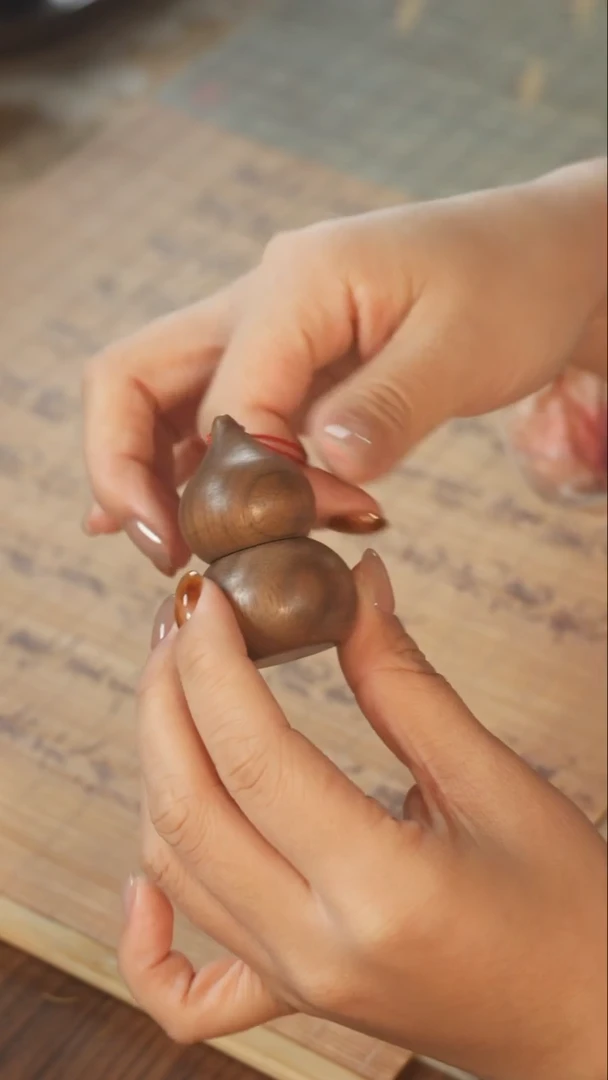 北美黑胡桃木滚珠葫芦（纹路花纹随机）