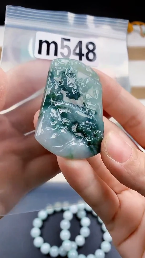 颈饰未镶嵌翡翠天然翡翠吊坠挂件