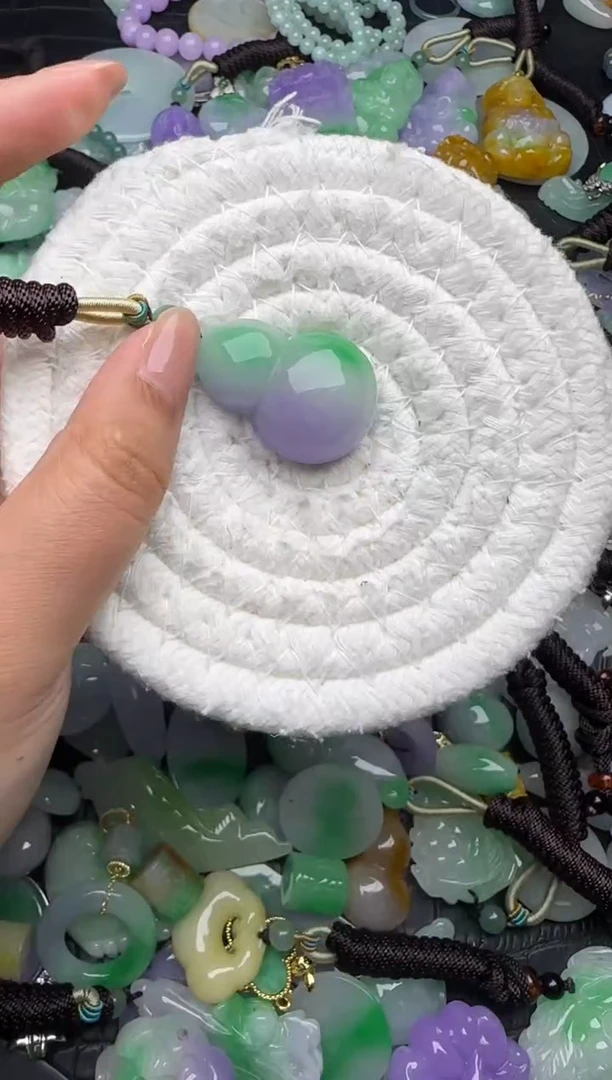 颈饰未镶嵌翡翠缅甸翡翠吊坠