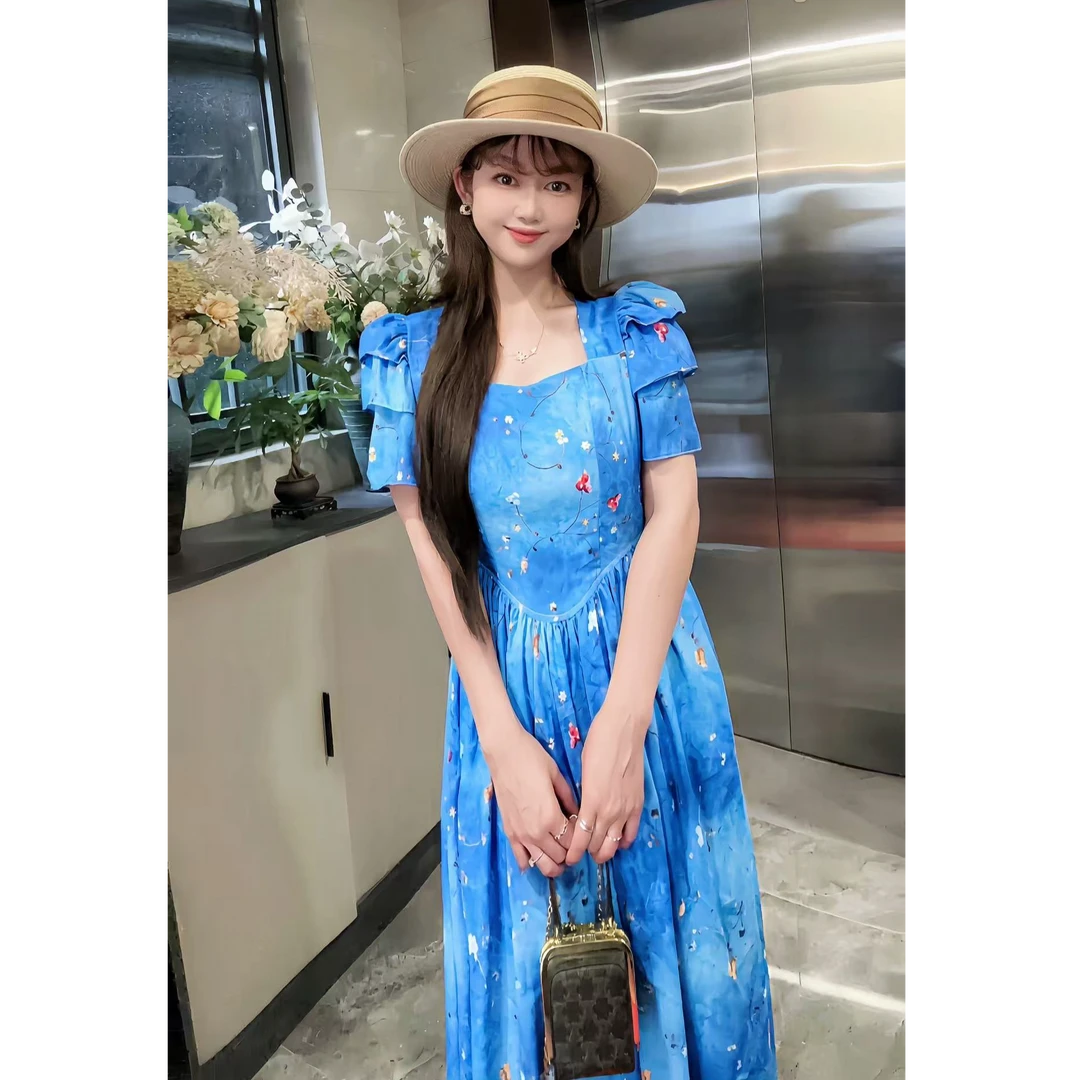 蓝色法式甜美碎花方领短袖连衣裙女夏季新款度假绝美收腰显瘦长裙