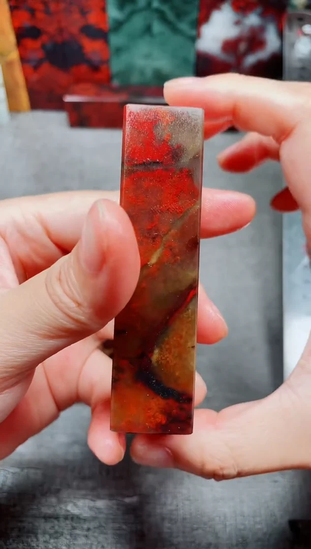 玉桂林鸡血玉石素章2.0左右红2