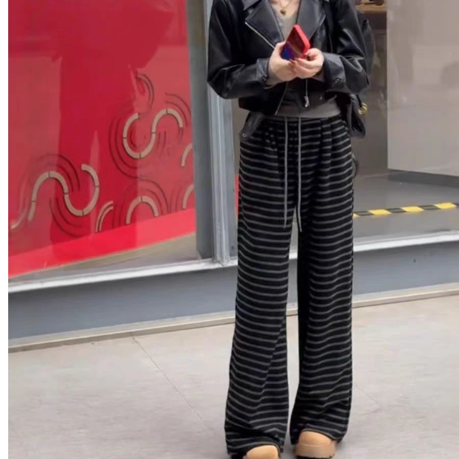 新款挂脖V领长袖百搭显瘦时尚设计感T恤女百搭条纹裤子短款抽绳