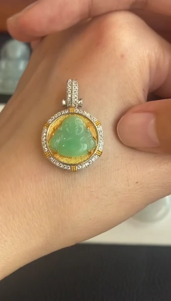 颈饰未镶嵌翡翠~