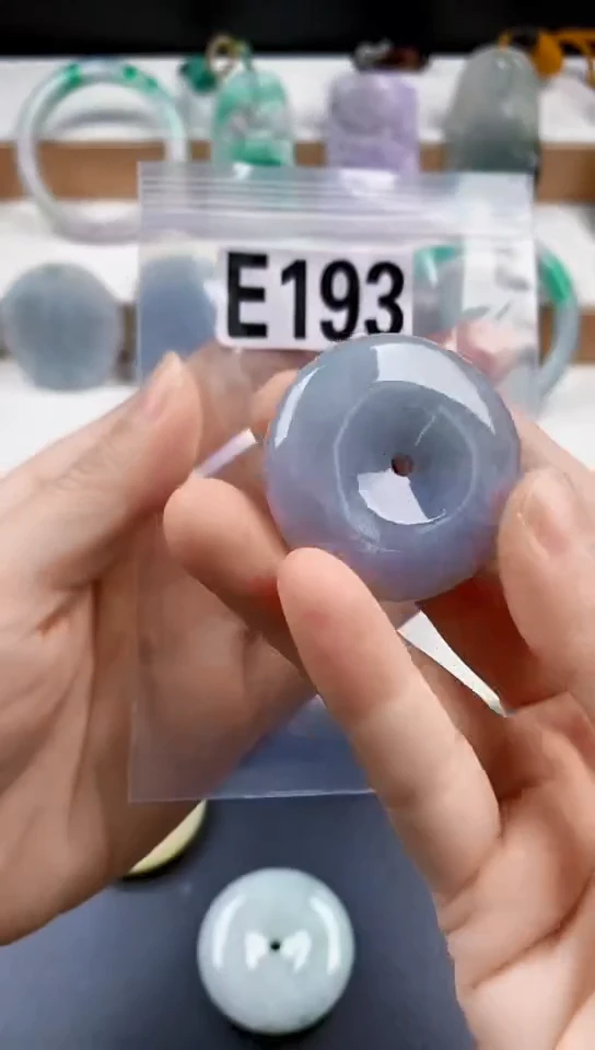 颈饰未镶嵌翡翠天然翡翠吊坠挂饰