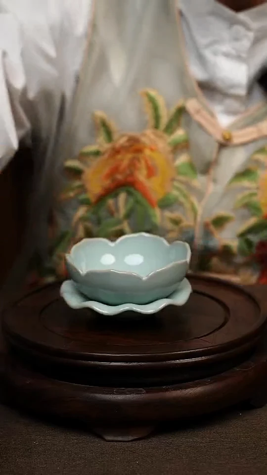 瓷片天青色莲花茶漏 微瑕 不带礼盒