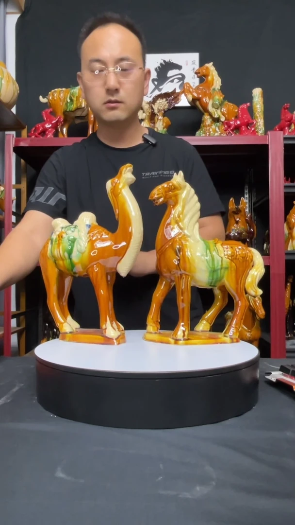 陶瓷小将军马+骆驼1对黄色，高30cm