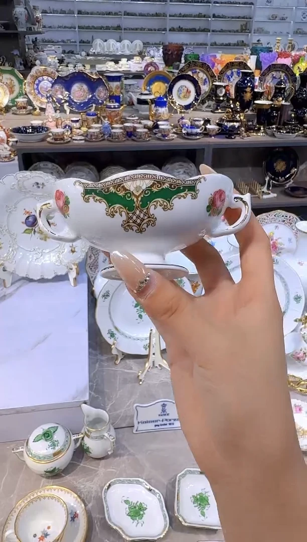 骨瓷娜娜中古瓷器如图所示97