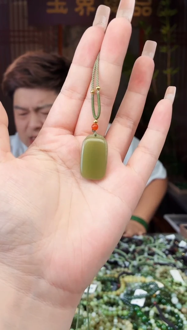 和田玉未镶嵌颈饰拍一发一