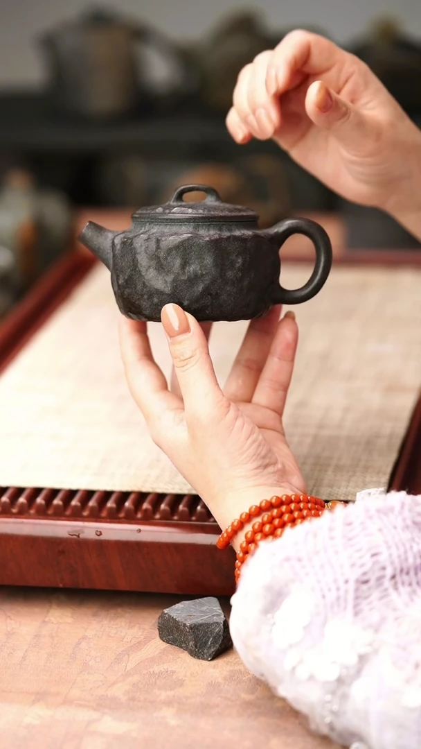 归玉堂冰碛岩重工雕刻石韵肌理德中壶180cc