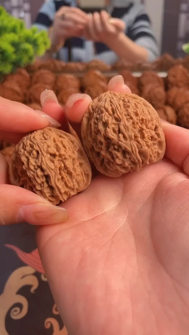 【闪购商品】文玩核桃把件S16号39尺南疆石团