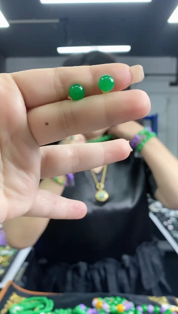 翡翠未镶嵌耳饰 多样性发其一颜色微差