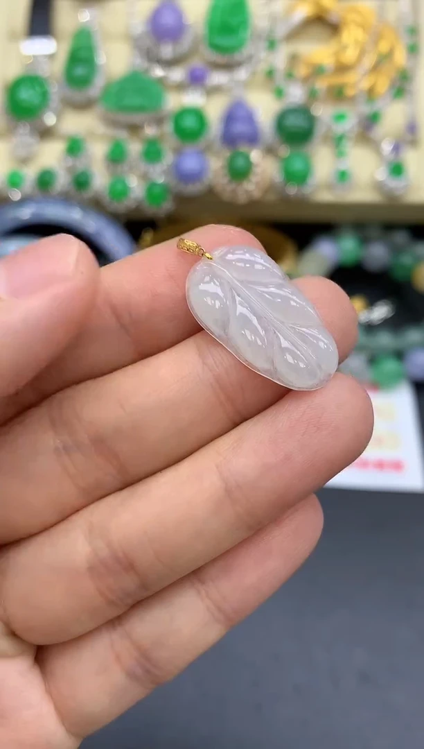 颈饰18K金镶嵌翡翠15-中国好珍宝