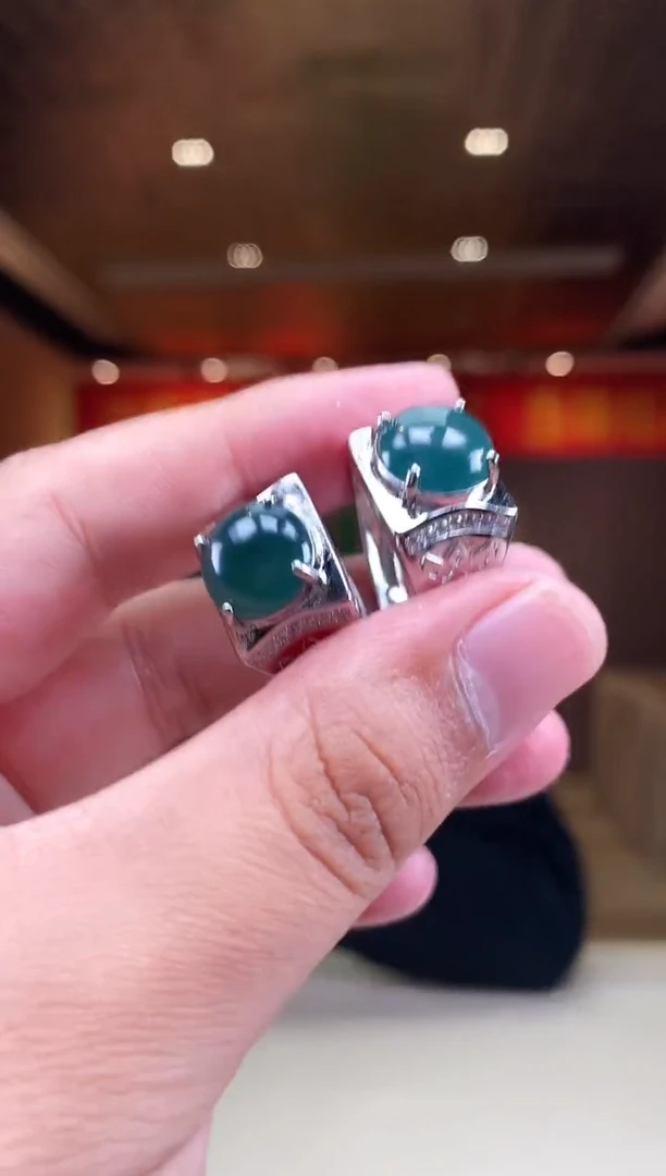 【闪购商品】翡翠戒指未镶嵌多样性发货（只发一件) *d19