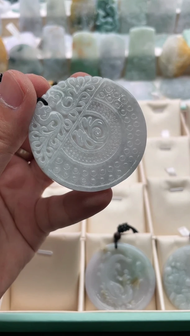 【闪购商品】翡翠颈饰未镶嵌..../2/20/ 170
