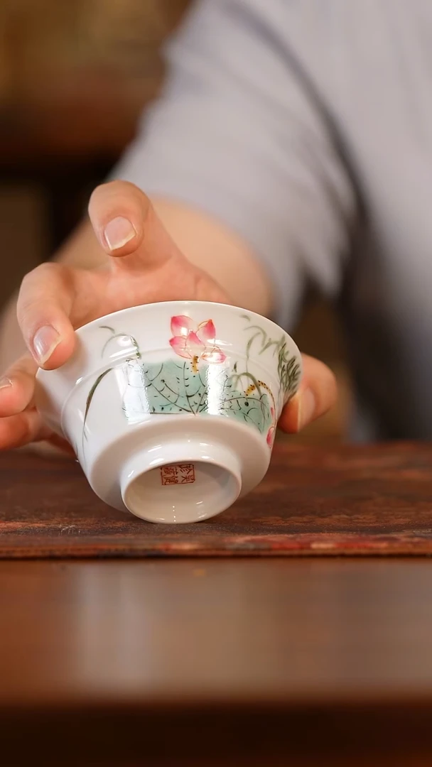 吴健粉彩双鸟马蹄