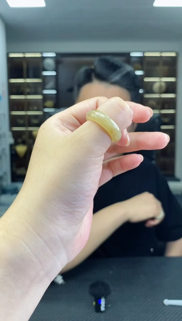 和田玉未镶嵌颈饰黄口素圈均码戒指