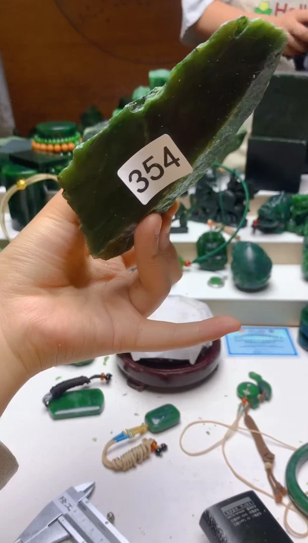 未镶嵌和田玉（碧玉）珠宝半成品0