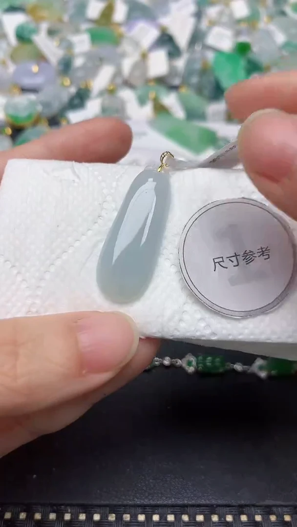 颈饰18K金镶嵌翡翠天然缅甸A货翡翠