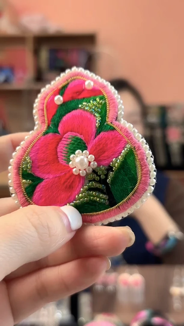 织绣艺枝独绣手工饰品230