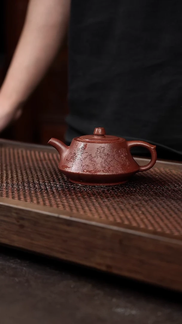茶杯紫砂随机发刻绘！！！不一定是图片上的！！！底槽清刻绘柱础