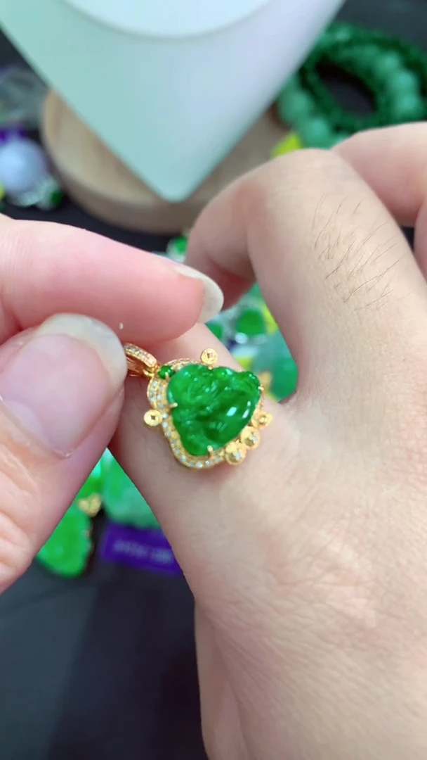 吊坠(不含链)18K金镶嵌翡翠挂件