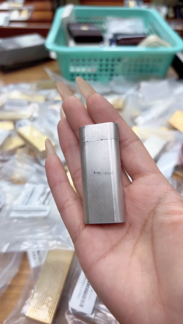 卡地亚短款银拉丝