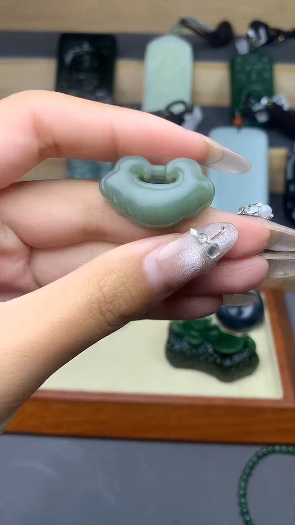 【闪购商品】和田玉吊坠(不含链)未镶嵌挂件拍一发一