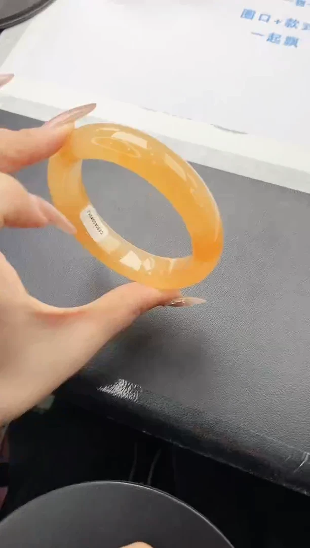 未镶嵌手镯石英质玉w199