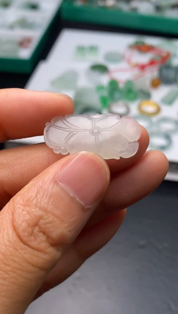 定制翡翠未镶嵌翡翠毛货多样性发一个