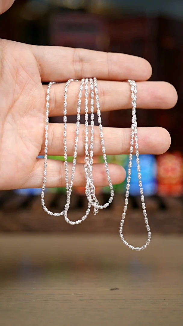 刺绣黔东南苗族刺绣双层银链