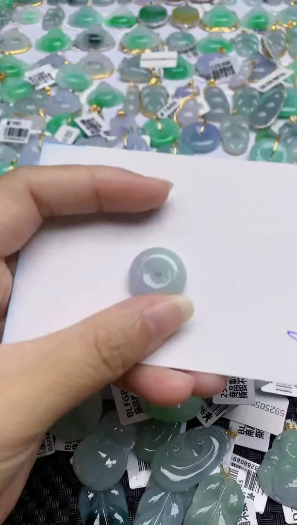 翡翠未镶嵌颈饰天然翡翠A货