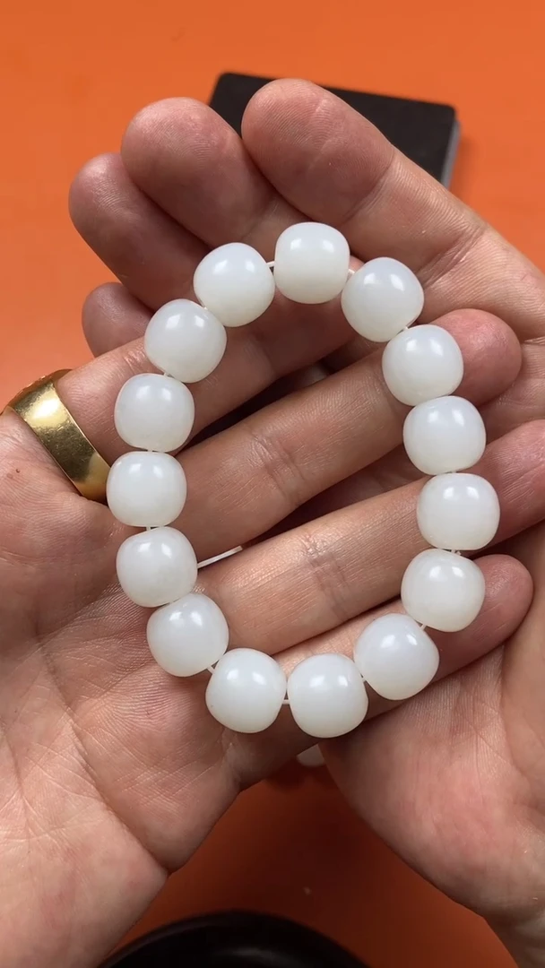 颈饰未镶嵌和田玉辉1