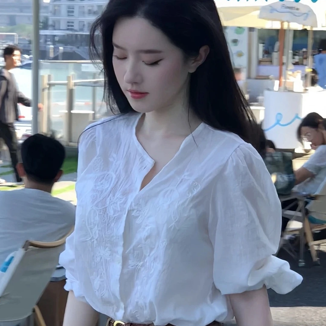 法式白色刺绣防晒衬衫女2025夏季新款轻薄独特精致开衫长袖上衣秋
