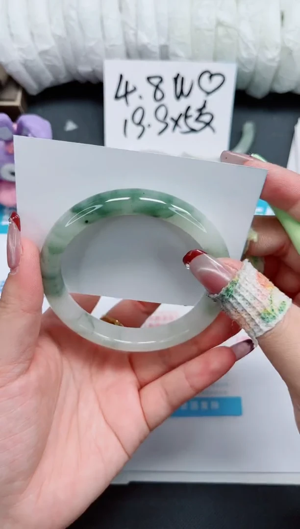 【闪购商品】石英质玉手镯未镶嵌311