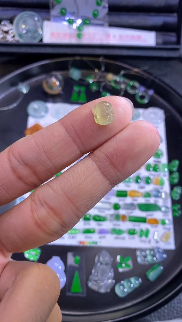 未镶嵌挂件翡翠貔貅