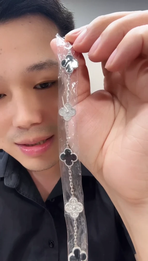 18K金镶嵌手链钻石D****7熊猫手链