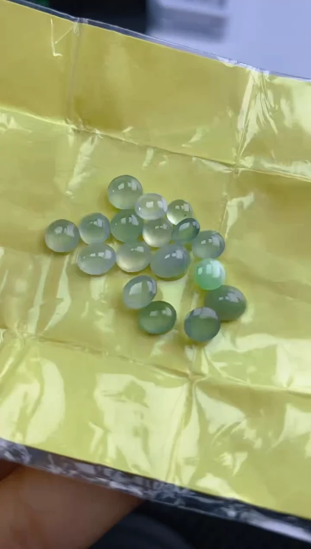 翡翠裸石天然翡翠蛋面32