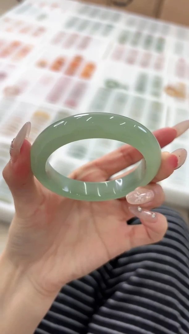 未镶嵌手镯石英质玉161-53D