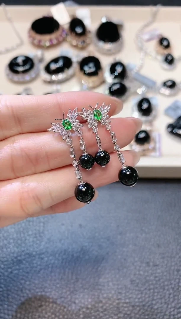 【闪购商品】翡翠耳饰18K金镶嵌D62一对