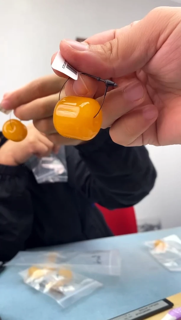 蜜蜡未镶嵌珠宝奇石假一罚十，发一件裸发09