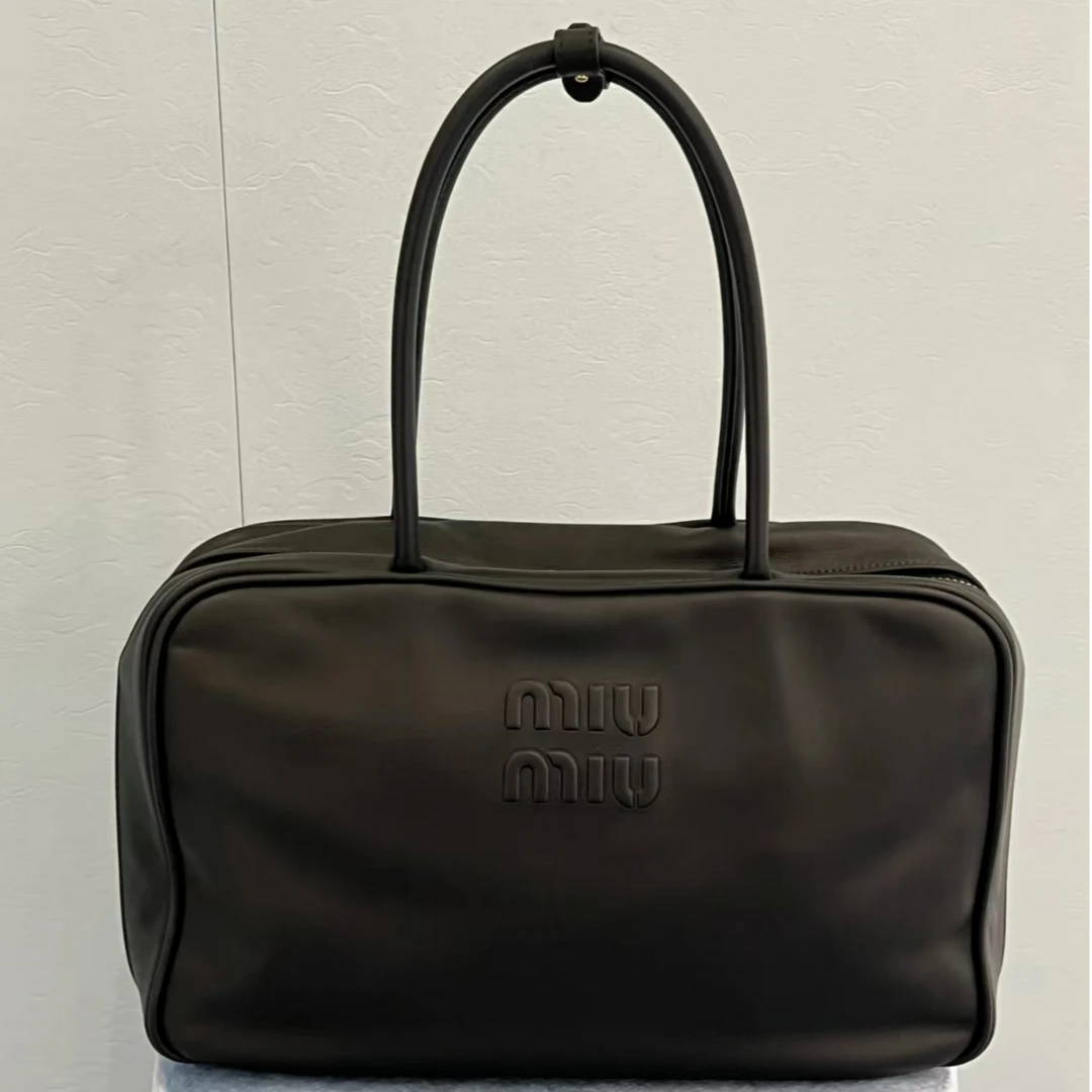 全新未使用 MIU MIU/缪缪 青奢荟/缪缪保龄球公文包斜挎包/61993