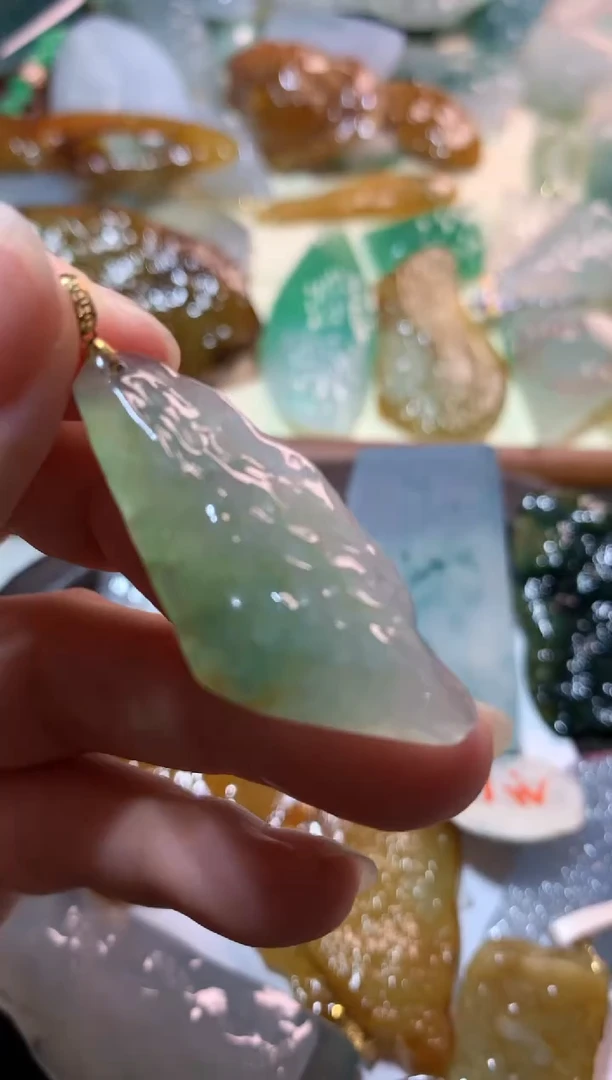 翡翠18K金镶嵌吊坠(不含链)吊坠