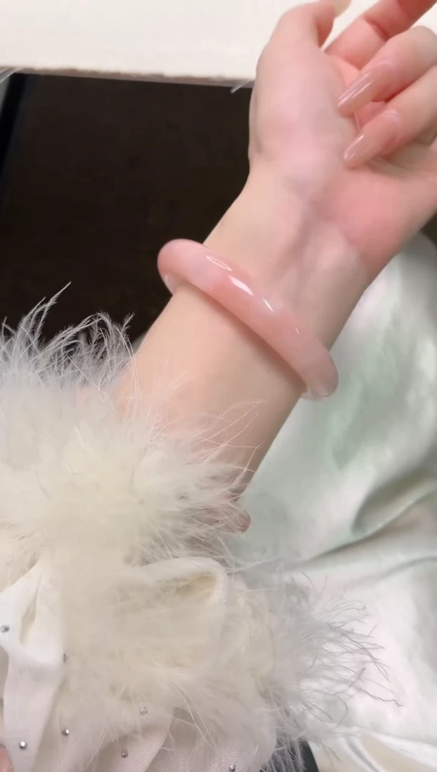 未镶嵌手镯石英质玉桃花33-圈口58.4