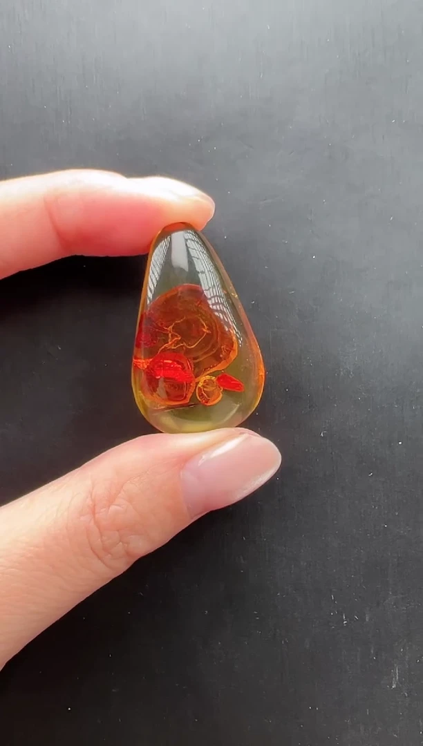 琥珀颈饰未镶嵌吊坠