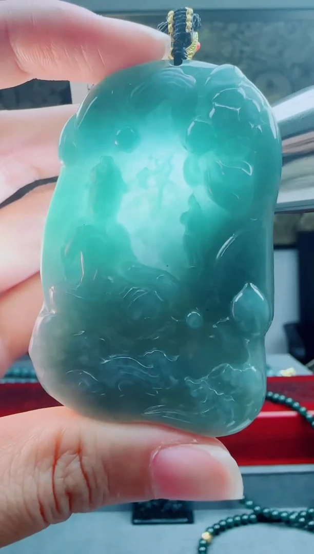 翡翠未镶嵌颈饰
